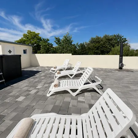 Sun & Pool House Apartamento Vir